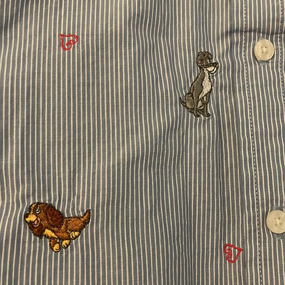 DISNEY LADY AND THE TRAMP COLLARED BUTTON UP SLEEVELESS SHIRT - Picture 3 of 6